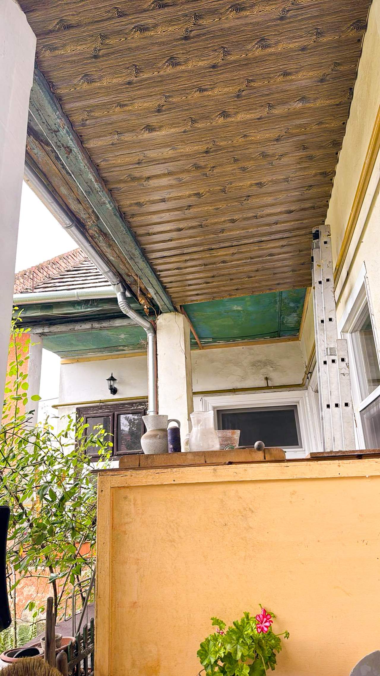 Fahatású trapézlemez veranda mennyezet – fedett terasz