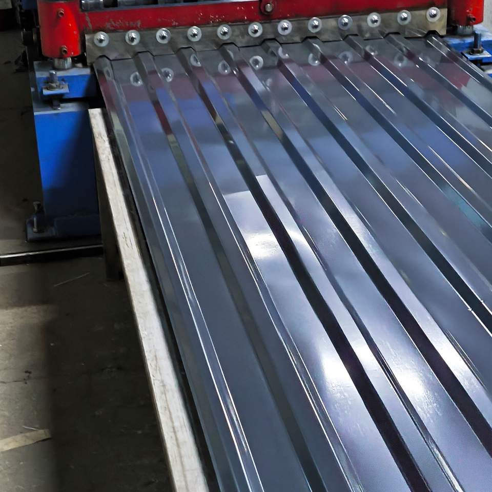 Antracit trapézlemez gyártás gépen