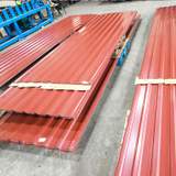 Cserépvörös trapézlemez gyártás csarnokban