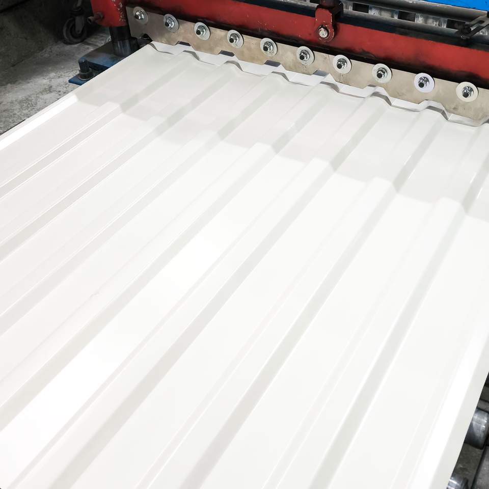 Fehér trapézlemez felület részlet