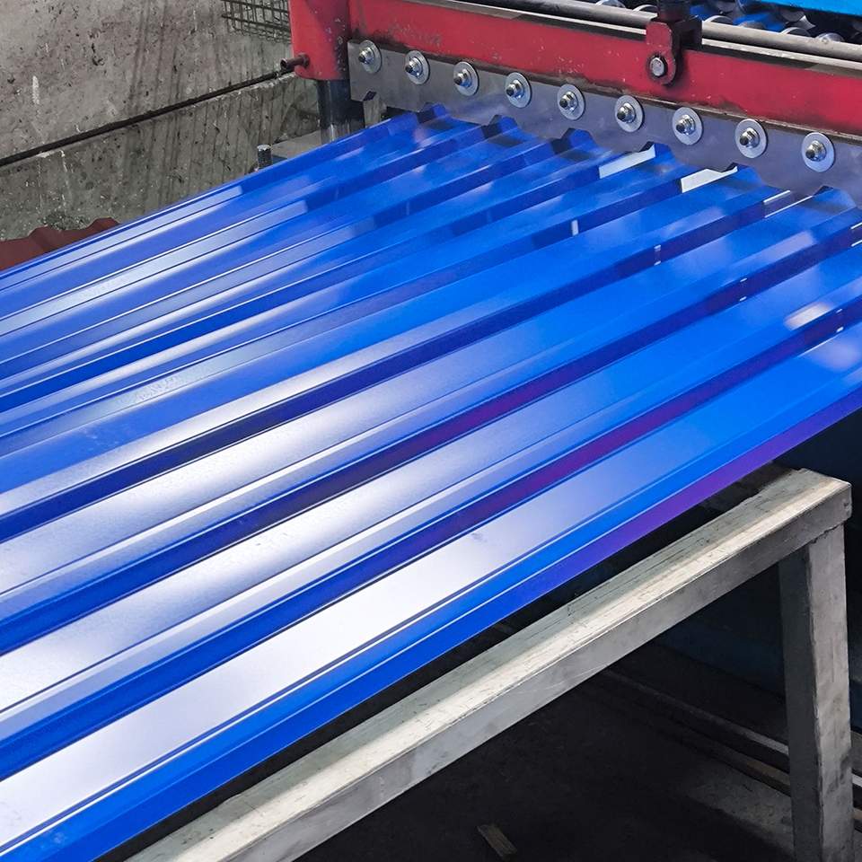 Kék trapézlemez gyártás után kész