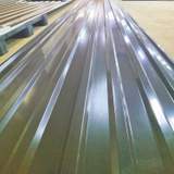 Natúr horganyzott trapézlemez épületen