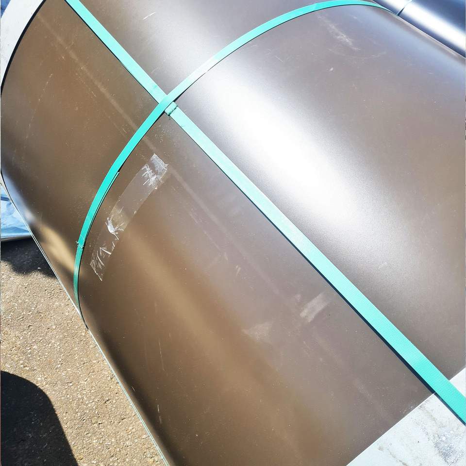 Világosbarna trapézlemez kész lemezek